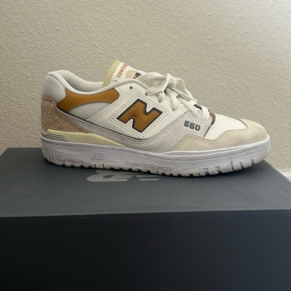 New Balance 550 for W&M